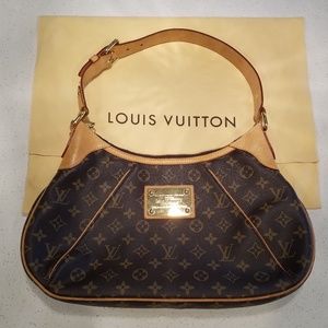 Authentic Louis Vuitton Thames GM M56383